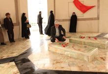 گزارش تصویری از غبار روبی مزار شهدای گمنام در  دهه فجر توسط هیات رئیسه دانشگاه صنعتی شاهرود 